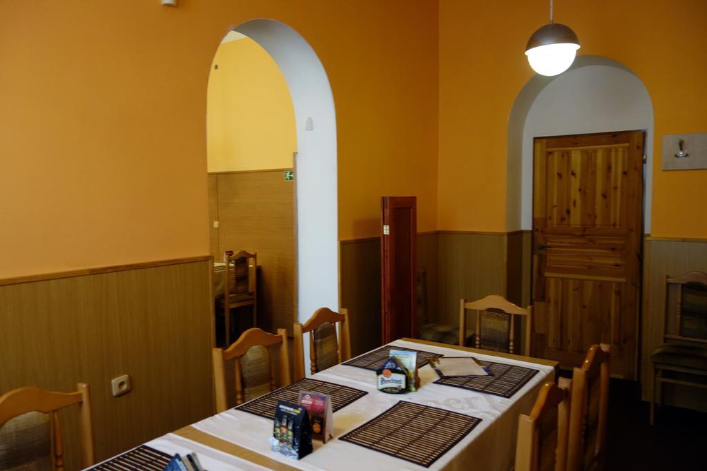 Готель Restaurace Alvi Острава Екстер'єр фото